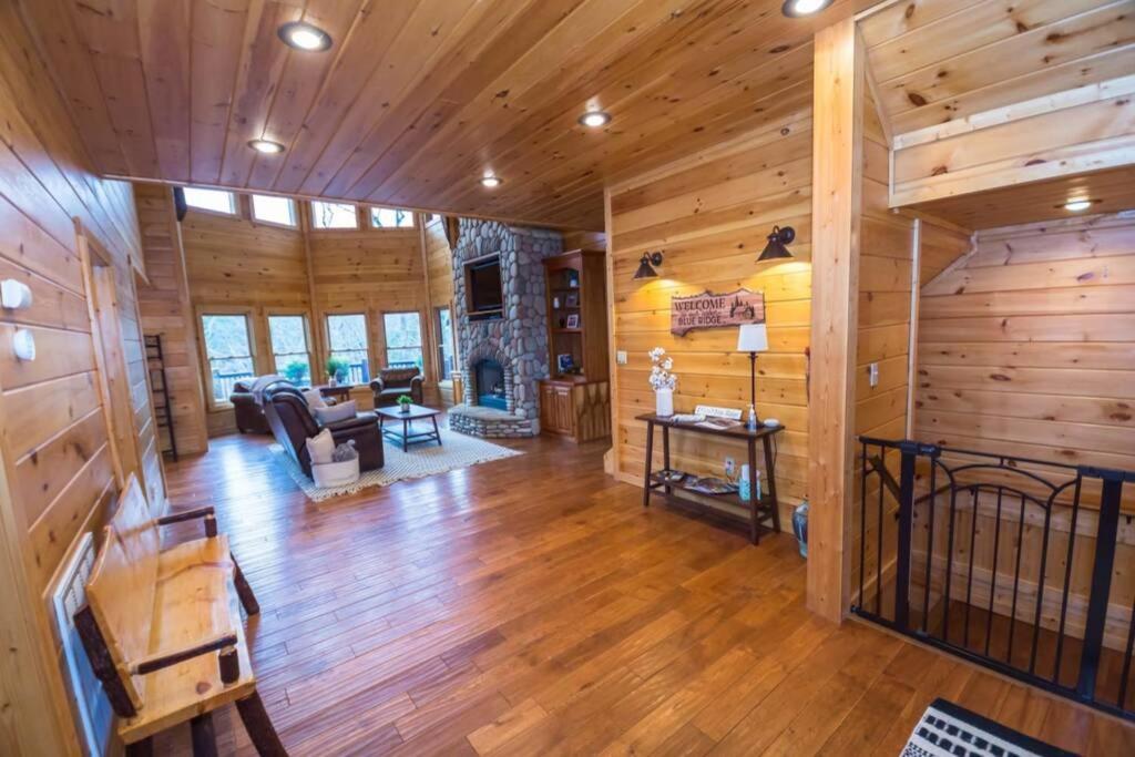 Christmas Lodge-Secluded Near Downtown Blue Ridge Exteriör bild
