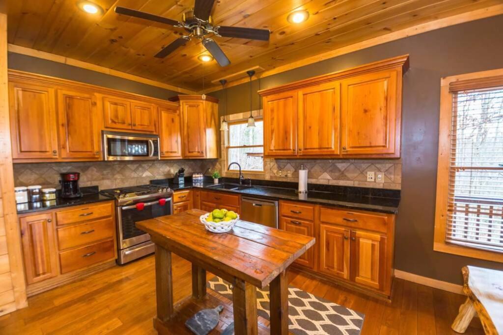 Christmas Lodge-Secluded Near Downtown Blue Ridge Exteriör bild