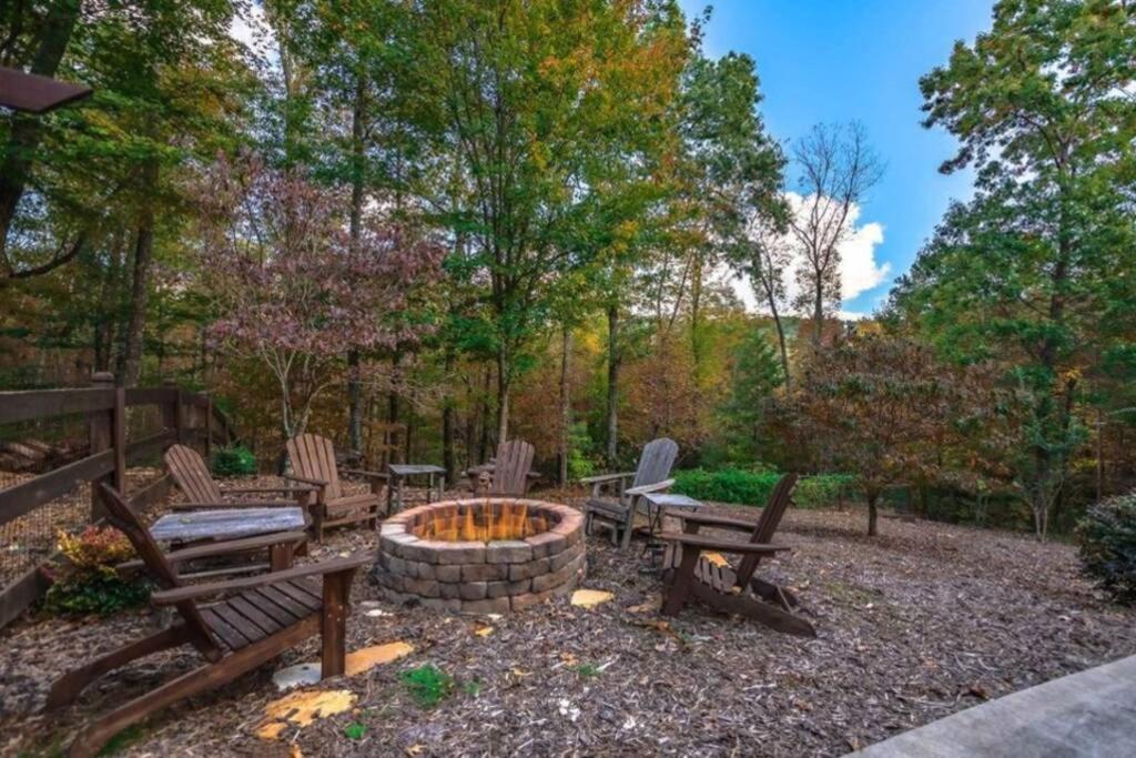 Christmas Lodge-Secluded Near Downtown Blue Ridge Exteriör bild