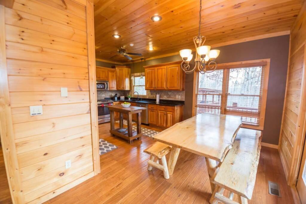 Christmas Lodge-Secluded Near Downtown Blue Ridge Exteriör bild