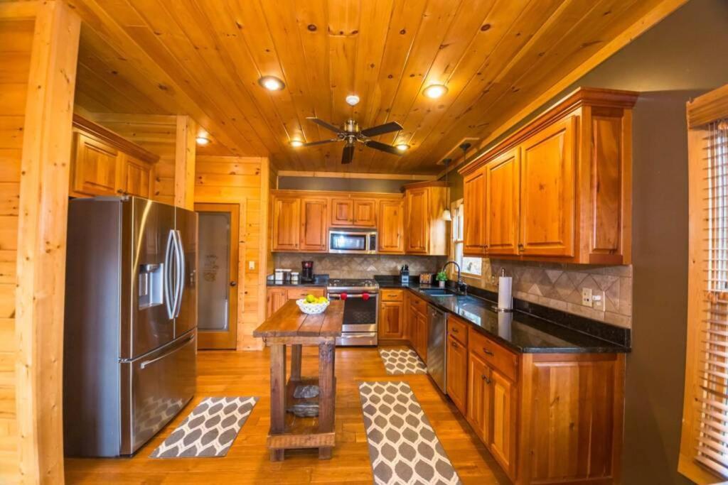 Christmas Lodge-Secluded Near Downtown Blue Ridge Exteriör bild